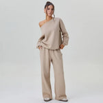 Sloping Shoulder Lounge Set